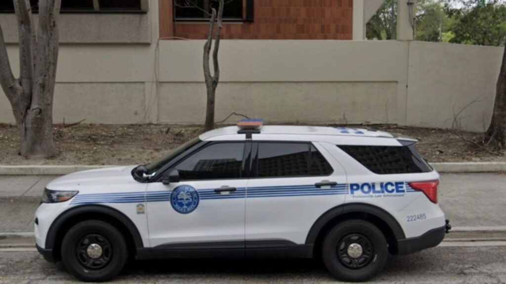 Man dies after diving incident off Hallandale Beach, police say Man dies after diving incident off Hallandale Beach, police say