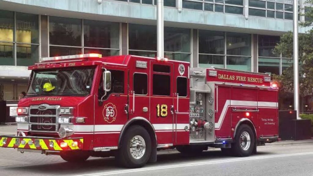Dallas House Fire Injures Firefighter, Spreads to Neighboring Home; Cat Resuscitated