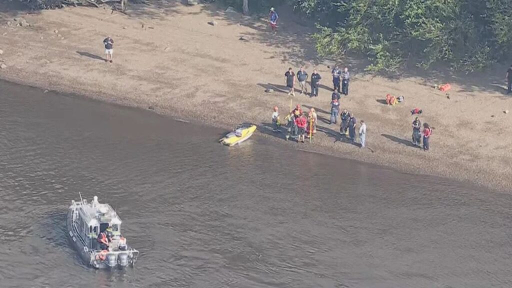 Woman Missing in Delaware River After Helping Rescue Girl at New Jersey Park