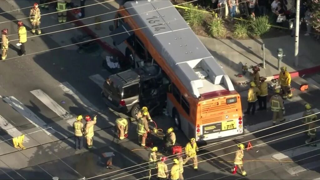 3 Killed, 6 Hospitalized After SUV Crashes Into Metro Bus in Chatsworth 3 Killed, 6 Hospitalized After SUV Crashes Into Metro Bus in Chatsworth