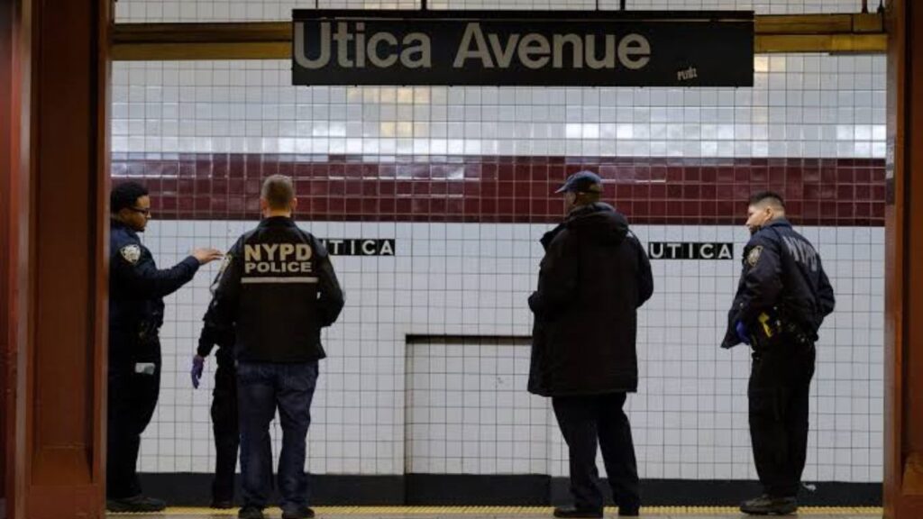 Brooklyn Subway Tragedy: Man Dies After Shopping Bag Gets Caught in A Train Doors