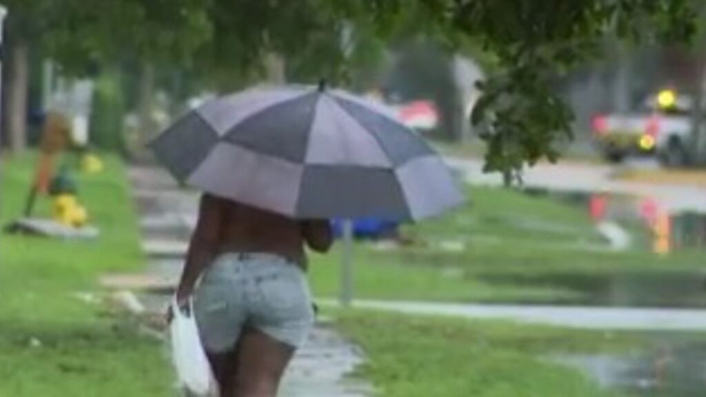 Flooding Leaves North Lauderdale Drivers Stranded as Broward County Streets Fill With Water Flooding Leaves North Lauderdale Drivers Stranded as Broward County Streets Fill With Water