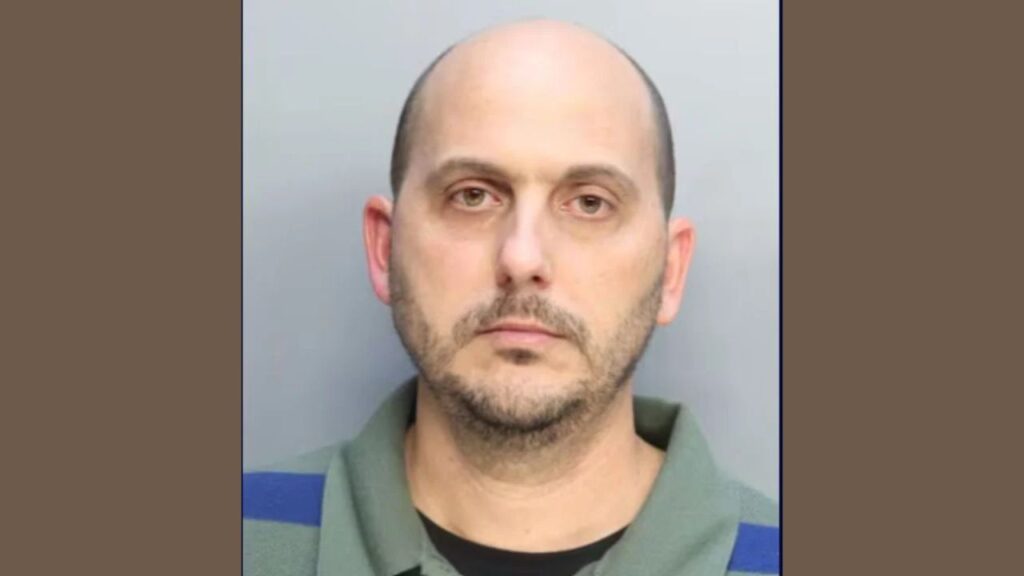 Florida Father Accused of Hitting 5-Year-Old Daughter With Bathroom Squeegee Over School Behavior Florida Father Accused of Hitting 5-Year-Old Daughter With Bathroom Squeegee Over School Behavior