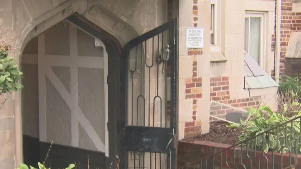 Pontiac Domestic Disturbance Turns Deadly, Leaves One Man Dead and Another in Custody Pontiac Domestic Disturbance Turns Deadly, Leaves One Man Dead and Another in Custody