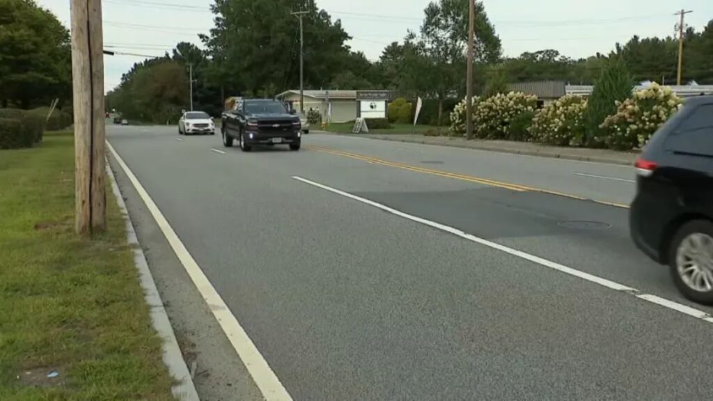 Two Men Sought After Uber Driver Robbed at Knifepoint in Abington Two Men Sought After Uber Driver Robbed at Knifepoint in Abington