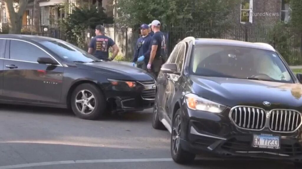 Crash at Chicago West Side Intersection Turns Into Fight, 2 Taken Into Custody