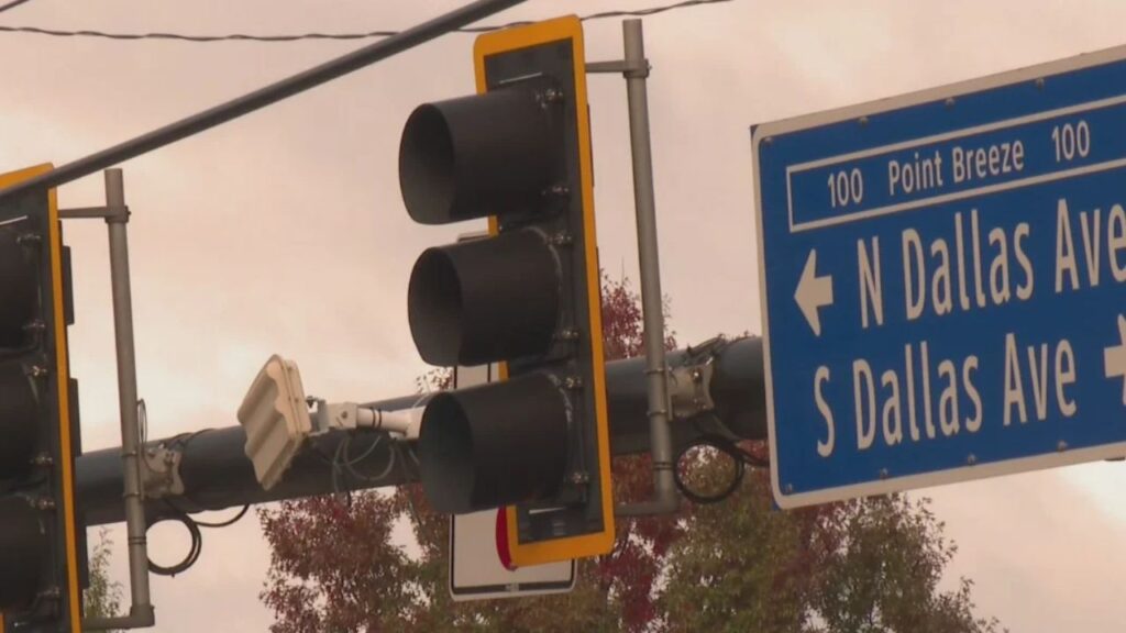 Pittsburgh Begins Issuing $100 Red-Light Camera Fines at Two Intersections Pittsburgh Begins Issuing $100 Red-Light Camera Fines at Two Intersections