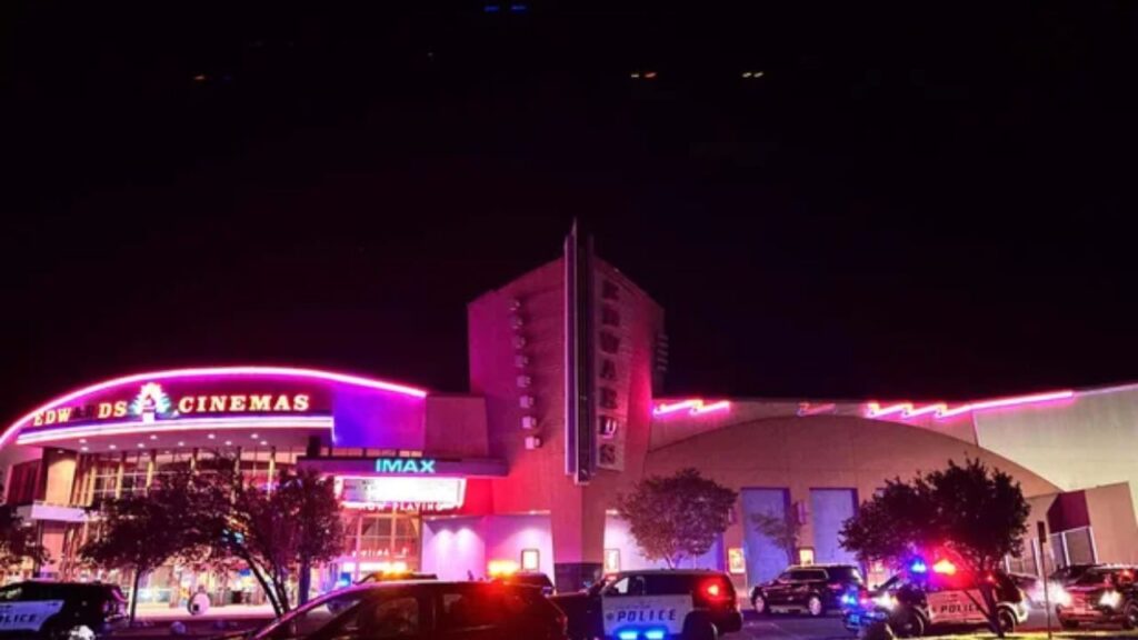 Shooting Reported at California’s Solano Town Center Mall as Police Respond to Active Incident Shooting Reported at California's Solano Town Center Mall as Police Respond to Active Incident