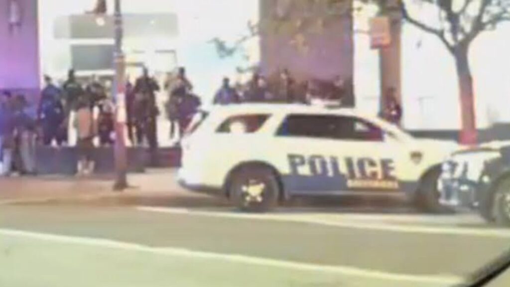 Three Detained After Baltimore Police Headquarters Protest Turns Chaotic Three Detained After Baltimore Police Headquarters Protest Turns Chaotic