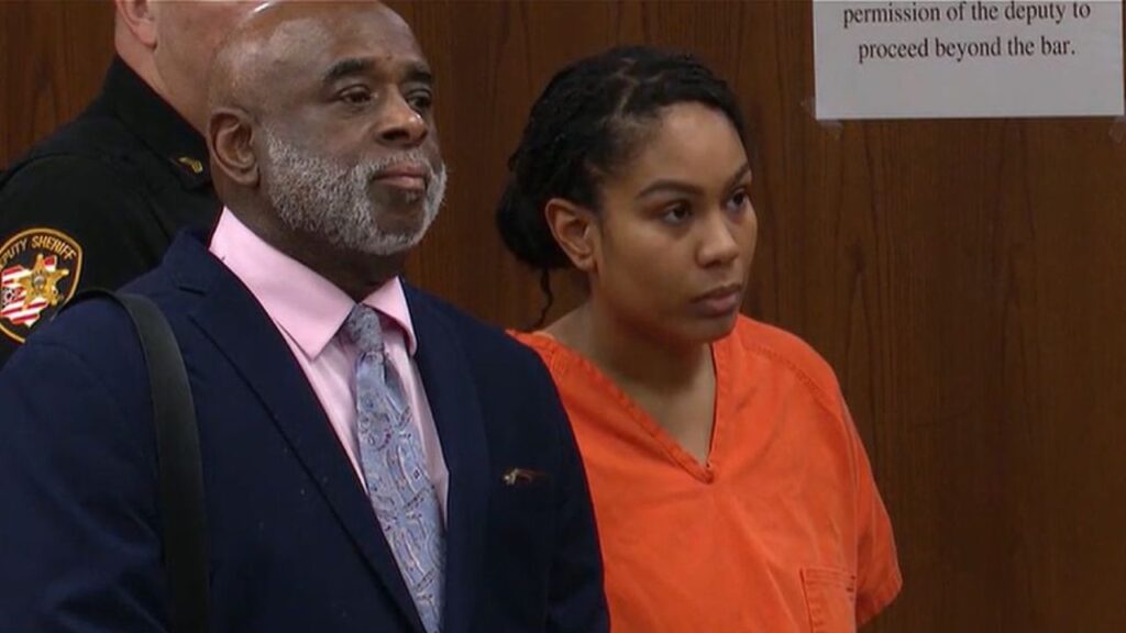 Toledo Firefighter Accused of Handcuffing Boyfriend to Staircase, Leaving Him to Fight His Way Free